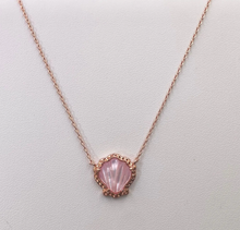 Lade das Bild in den Galerie-Viewer, Shell Gold Short Pendant Necklace For Women Girls Party Fashion Jewelry Unique Gifts