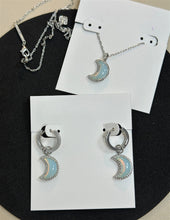 Cargar imagen en el visor de la galería, Halloween Lunar Moon Crescent-shaped Short Pendant Necklace/Earrings for Women, Fashion Jewelry, Unique Gifts