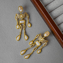 Carica l'immagine nel visualizzatore di Gallery, Halloween Skeleton Punk Gotham Style Stud Earrings for Women, Fashion Jewelry, Unique Gifts