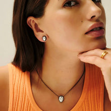 Lade das Bild in den Galerie-Viewer, Halloween Skeleton Short Pendant Necklace/Stud Earrings for Women, Fashion Jewelry, Unique Gifts
