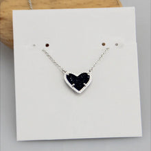 Lade das Bild in den Galerie-Viewer, Heart Natural Crystal Gemstone Adjustable Pendant Necklace for Women, Fashion Jewelry