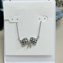 Lade das Bild in den Galerie-Viewer, Checkered Flag Short Pendant Necklace for Women, Fashion Jewelry, Unique Gifts
