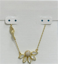 Load image into Gallery viewer, Flower Gold Short Pendant Necklace in Yellow Opalescent Resin, Fashion Jewelry, Unique Gifts
