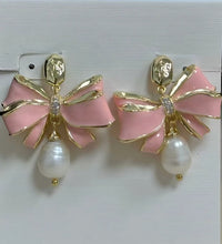 Carregar imagem no visualizador da galeria, Bowknot Jewelry Collection For Women Enamel Gold Bow Necklace Earrings Set Natural Freshwater Pearl Rhinestone Inlaid Sweet Fashion Jewelry Multiple Styles
