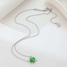 Carica l'immagine nel visualizzatore di Gallery, Four Leaf Clover Pendant Necklace Green Stone Lucky Clover for Women St. Patrick's Day Jewelry Gift
