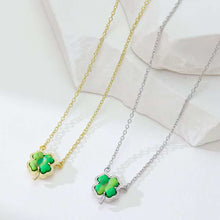 Carica l'immagine nel visualizzatore di Gallery, Four Leaf Clover Pendant Necklace Green Stone Lucky Clover for Women St. Patrick's Day Jewelry Gift

