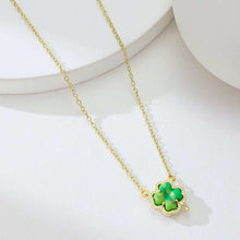 Carica l'immagine nel visualizzatore di Gallery, Four Leaf Clover Pendant Necklace Green Stone Lucky Clover for Women St. Patrick's Day Jewelry Gift
