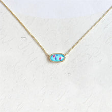 Lade das Bild in den Galerie-Viewer, Geometric Red White Blue Illusion Pendant Necklace for Women, Fashion Jewelry, Unique Gifts
