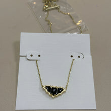 Carregar imagem no visualizador da galeria, Halloween Spooky Bat Short Pendant Necklace for Women, Fashion Jewelry, Unique Gifts
