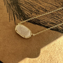 Cargar imagen en el visor de la galería, Iridescent Drusy Gemstone Natural Crystal Pendant Necklace for Women, Fashion Jewelry, Unique Gifts
