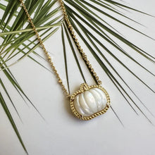 Cargar imagen en el visor de la galería, Halloween Ivory Mother-of-Pearl Pumpkin Spooky Mood Pendant Necklace/Stud Earrings for Women, Fashion Jewelry
