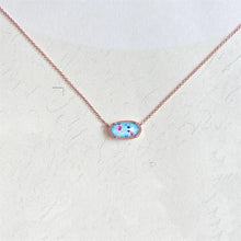 Lade das Bild in den Galerie-Viewer, Geometric Red White Blue Illusion Pendant Necklace for Women, Fashion Jewelry, Unique Gifts
