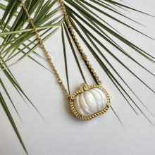 Cargar imagen en el visor de la galería, Halloween Ivory Mother-of-Pearl Pumpkin Spooky Mood Pendant Necklace/Stud Earrings for Women, Fashion Jewelry
