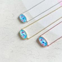 Lade das Bild in den Galerie-Viewer, Geometric Red White Blue Illusion Pendant Necklace for Women, Fashion Jewelry, Unique Gifts
