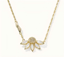Load image into Gallery viewer, Flower Gold Short Pendant Necklace in Yellow Opalescent Resin, Fashion Jewelry, Unique Gifts
