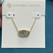 Carregar imagem no visualizador da galeria, USA Gold Short Pendant Necklace, Fashion Jewelry for Women, Unique Gifts
