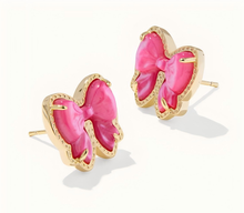 Lade das Bild in den Galerie-Viewer, Bow Stud Earrings in Carved Mother-of-Pearl, For Party Fashion Jewelry Gift Idea
